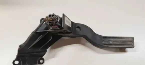 Ford Mondeo Mk III Accelerator throttle pedal 1S719F836BB XR8F9F832BD