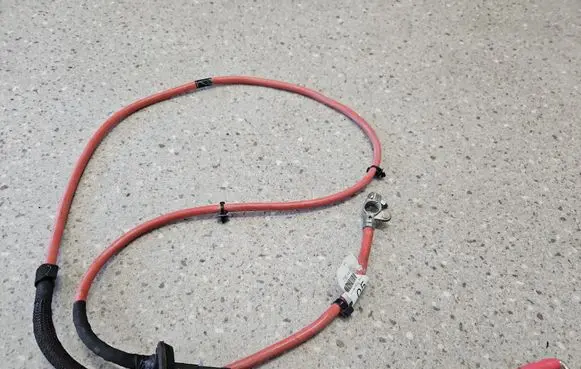 Mercedes-Benz GL X164 Positive cable (battery) A1645402730 1645402730