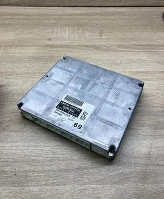 Toyota Avensis T250 Engine control unit/module ECU 8966105690 MB1758006326