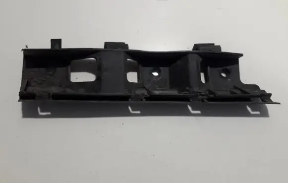 Volkswagen PASSAT B6 Front bumper mounting bracket 3C0807184