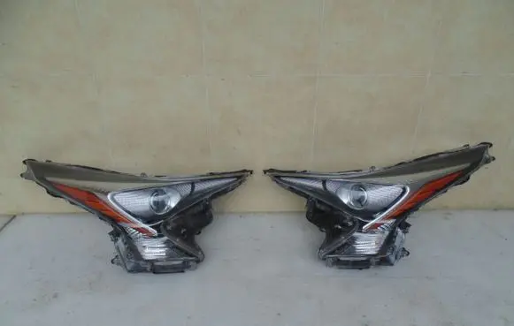 Toyota Prius c Headlights/headlamps set