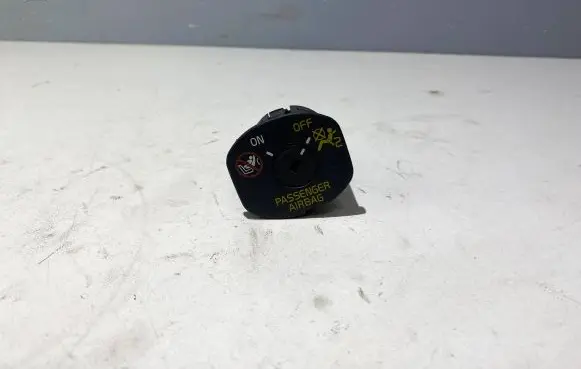 Volvo V70 Passenger airbag on/off switch 31318268 11339A0268