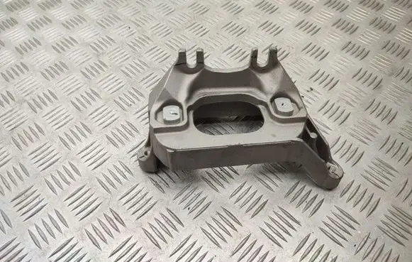 Dacia Sandero III Gearbox mounting bracket 112535643R