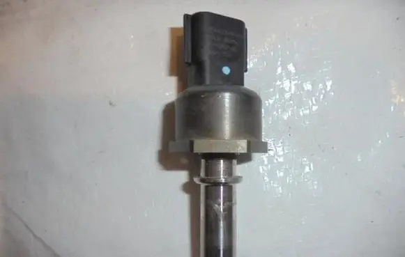 Fuel pressure sensor