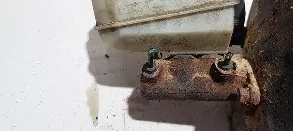 Renault Megane I Master brake cylinder