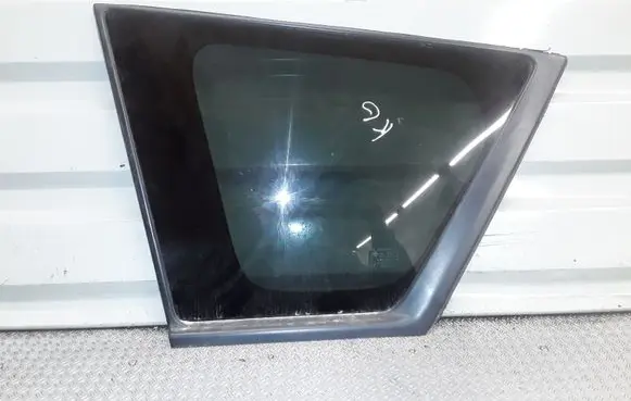 Mitsubishi Outlander Rear side window