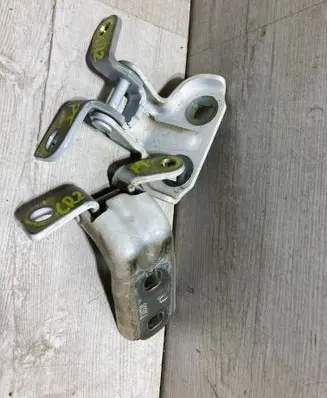 Rear door hinge set
