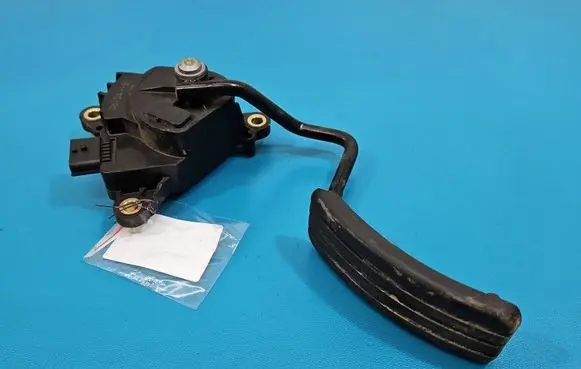 Renault Modus Accelerator throttle pedal 8200139319 IMPRK1570874