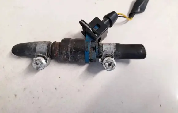 Audi A4 S4 B5 8D Fuel injector 058133551f
