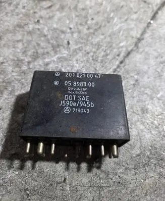 Mercedes-Benz E W210 Other control units/modules 2018210047 719043 05898300