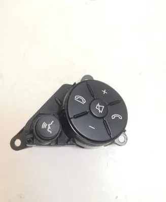 Mercedes-Benz E W212 Steering wheel buttons/switches A2048210051