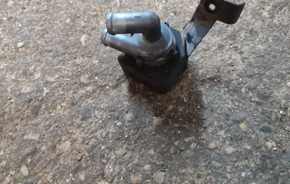 BMW 5 GT F07 Electric auxiliary coolant/water pump 17669711 704077140 9239313