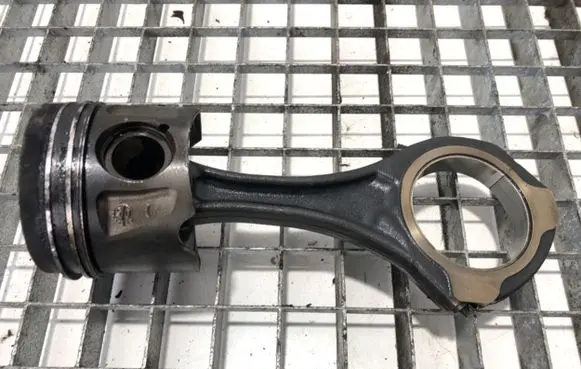 Mercedes-Benz Sprinter W906 Piston with connecting rod 8370642899
