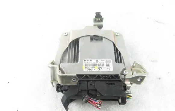 Toyota Corolla E120 E130 Engine control unit/module 8966102A90