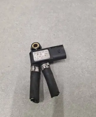 Mercedes-Benz CLA C117 X117 W117 Exhaust gas pressure sensor A0071536028 0281006066