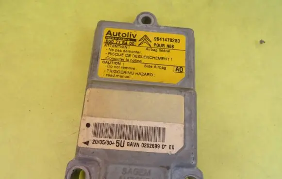 Citroen Xsara Picasso Airbag control unit/module 550775400 9641478280