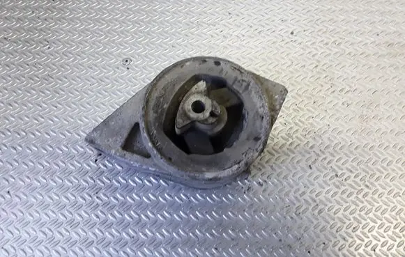 Mercedes-Benz A W168 Engine mount bracket A1682400618 326A08