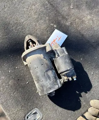 Mercedes-Benz E W124 Starter motor 0001107037