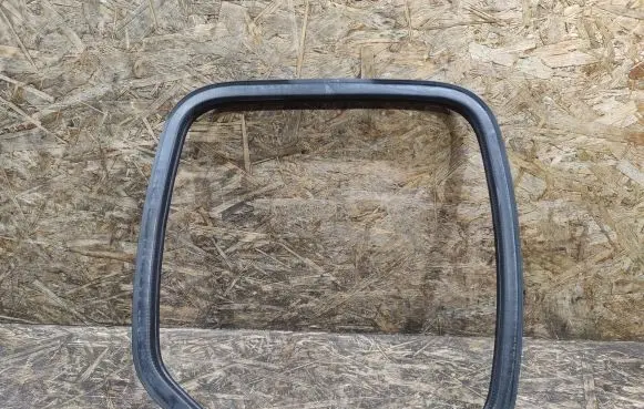 Honda Element Rubber seal rear door window/glass 