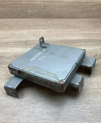 Mazda 121 Engine control unit/module ECU B3D118881C MECSJ102 B3D1