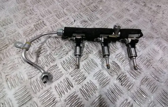 Suzuki Swift III Fuel injector 