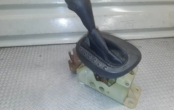 Dodge Stratus Gear shifter/selector 04578146AB