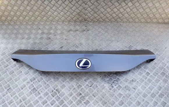 Lexus CT 200H Trunk door license plate light bar 7680176010 7681176010