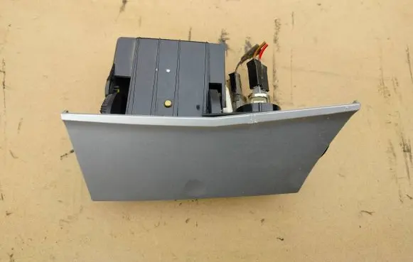 Opel Astra H Car ashtray 1313328 13116959 331985437