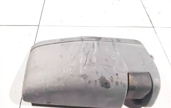 Rear/tail light trim molding