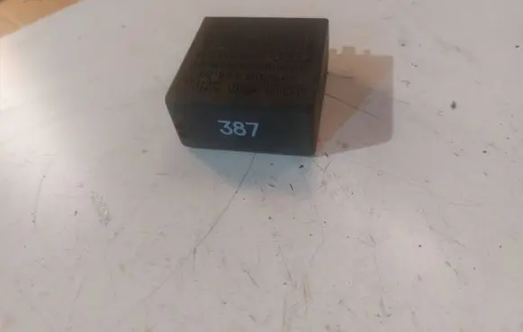 Audi A8 S8 D2 4D Other relay 4B0919471 5KG00656804