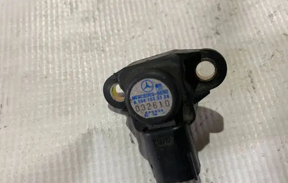 Mercedes-Benz C W203 Air pressure sensor a0041533328 0041533328