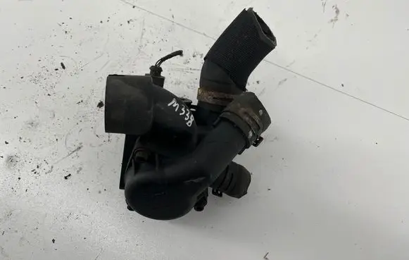 Audi TT Mk1 Thermostat/thermostat housing 022121121E