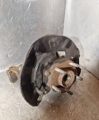 Nissan X-Trail T32 Front wheel hub