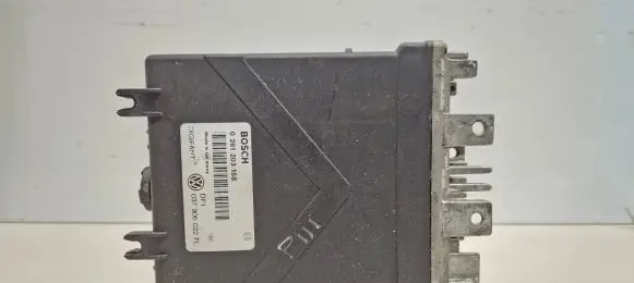 Volkswagen PASSAT B3 Engine control unit/module 0261203158