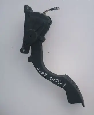 Ford Focus Accelerator throttle pedal 4M519F836AK