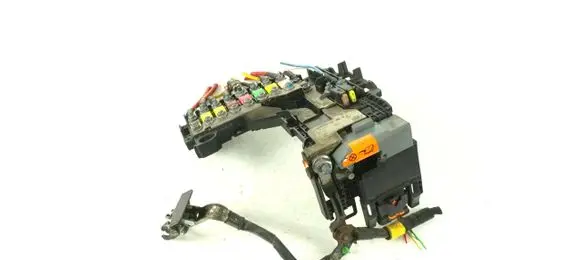 Citroen C4 II Battery control module 9665878280