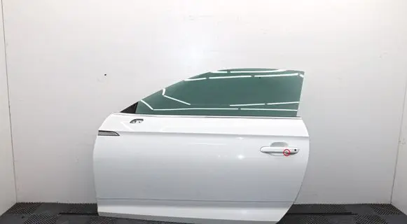 Audi A5 Door (2 Door Coupe) 8W6831051B
