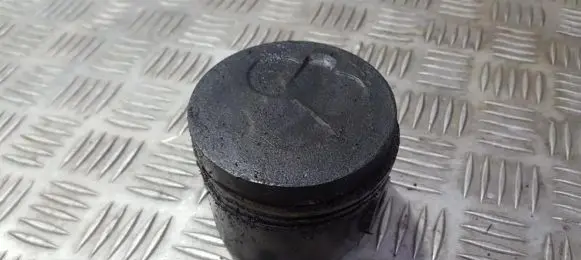 Volvo S40, V40 Piston 
