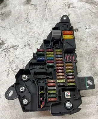 BMW 5 E60 E61 Fuse box set V23136J65X48 6906588 6901469