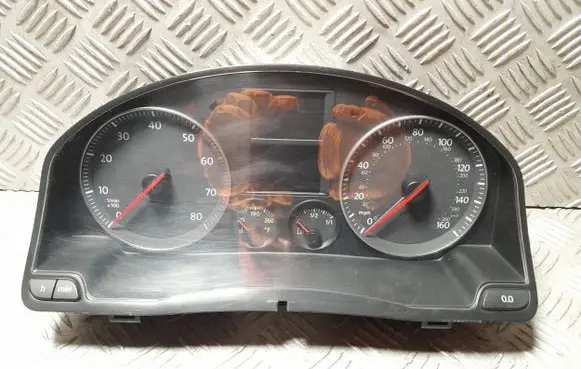 Volkswagen Jetta V Speedometer (instrument cluster) 1K0920952C V0004000 VWZ7Z0E2986385