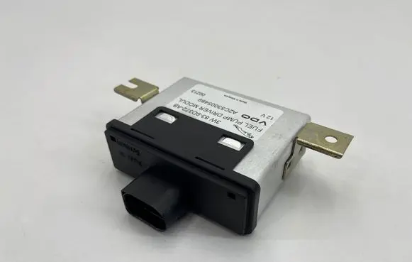 Jaguar XK8 - XKR Fuel injection pump control unit/module 3W839D372AB 00213 A2C53005489