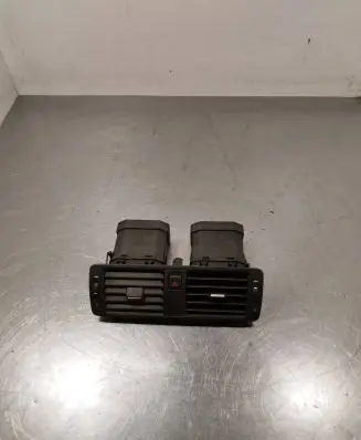 Volvo V50 Dash center air vent grill Y01145