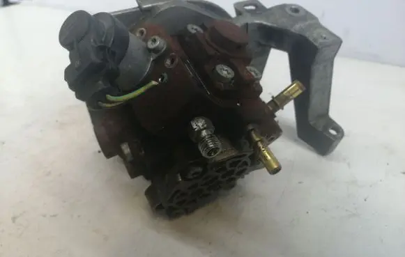 Ford C-MAX I Fuel injection high pressure pump 0445010102 9683703780A