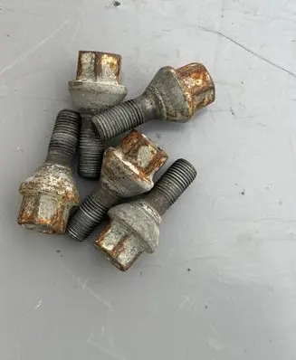 Nuts/bolts