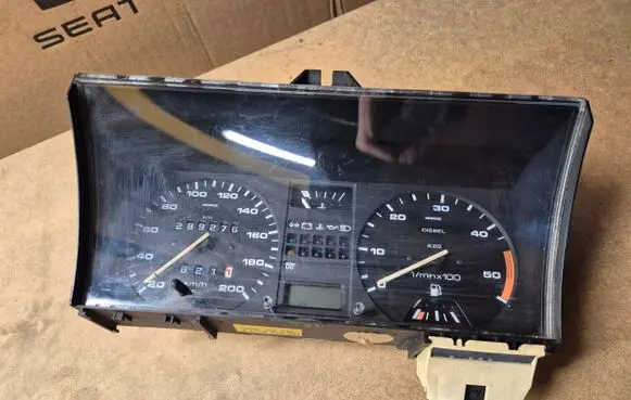 Volkswagen Golf II Speedometer (instrument cluster) 191919033LE CE2