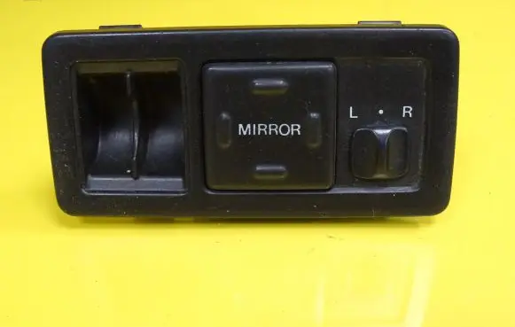 Toyota Corolla E100 Wing mirror switch 9353033100