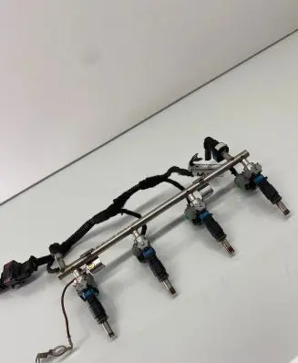 Opel Astra J Fuel injectors set 55573667 55562599