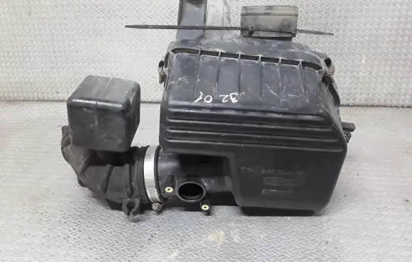Suzuki Grand Vitara II Air filter box