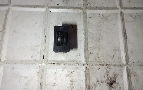 Toyota Avensis T250 Headlight level height control switch 8415205050