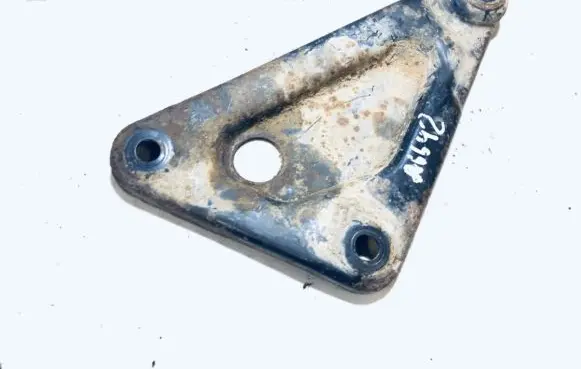 Opel Vectra B Engine mounting bracket